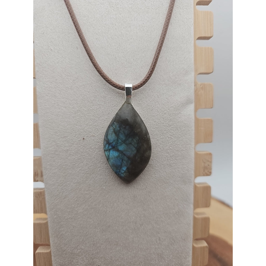 Labradorite Crystal Pendant 1 Each by CrystalCloud Company