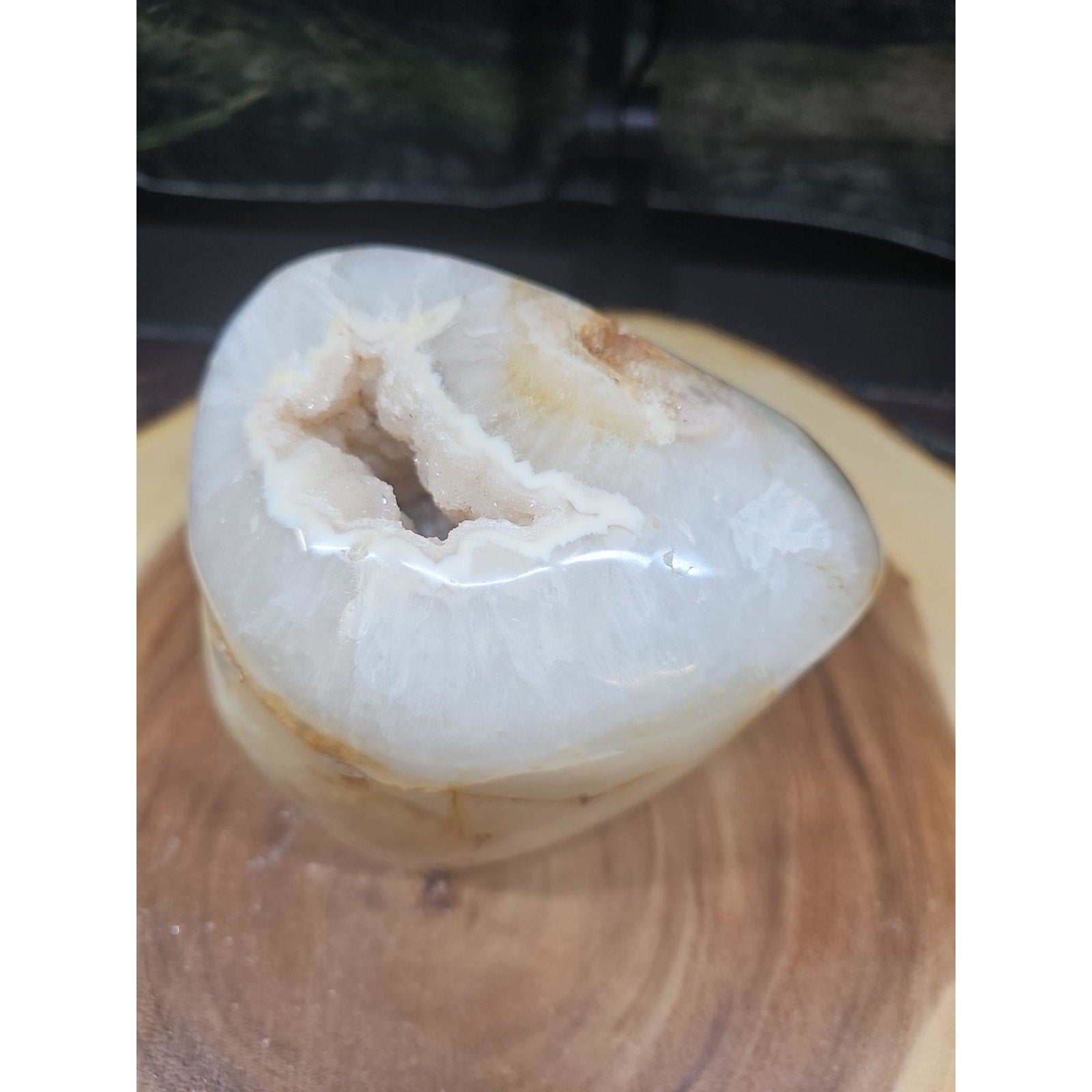 Natural 4.71lb Agate Carnelian Quartz Crystal Geode by CrystalCloud Company