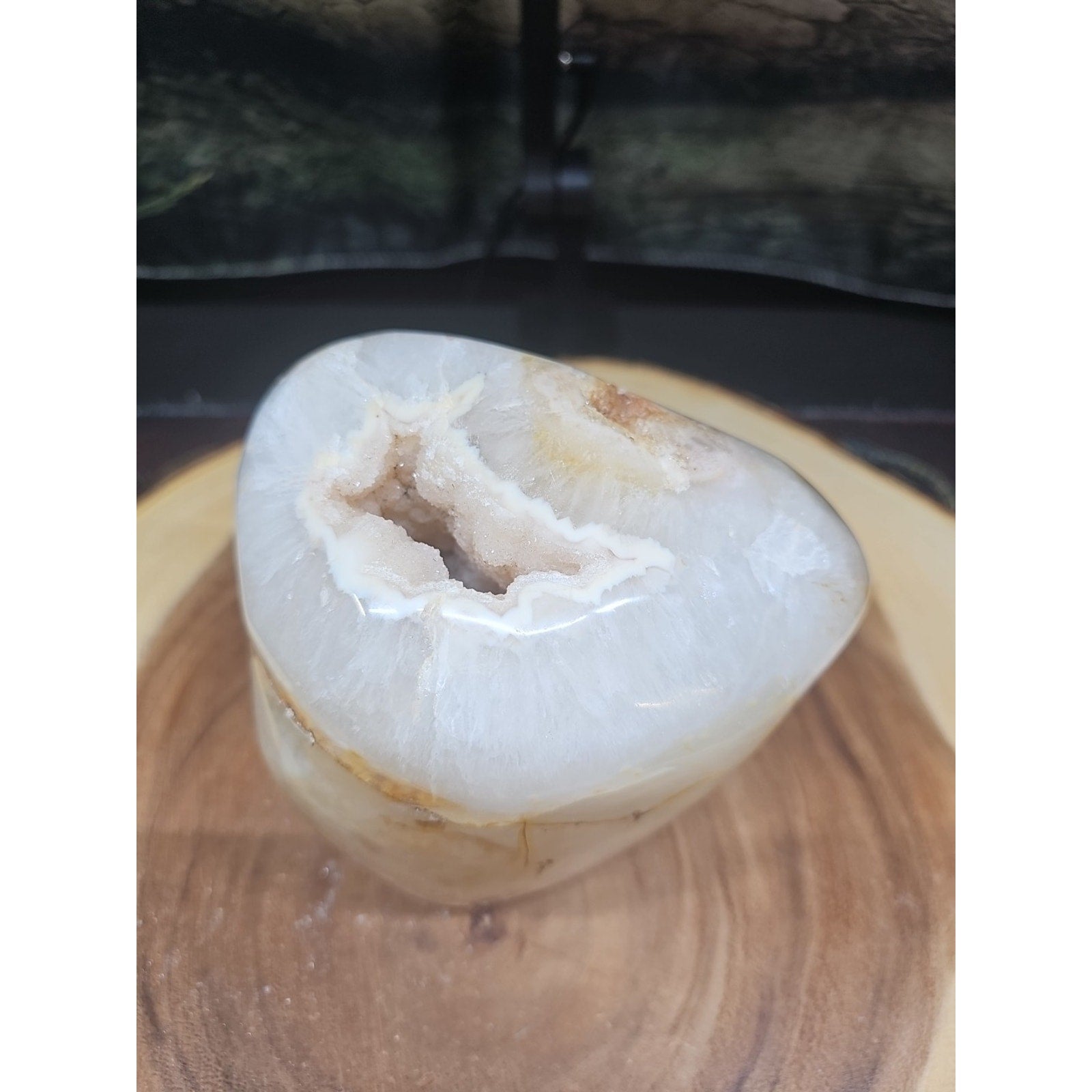 Natural 4.71lb Agate Carnelian Quartz Crystal Geode by CrystalCloud Company