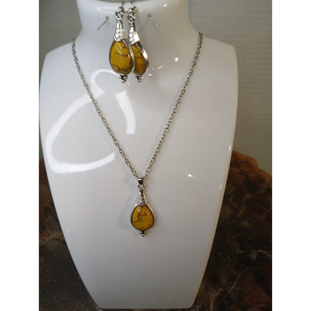 NATURAL STONE NECKLACE AND EARRINGS by CrystalCloud Company