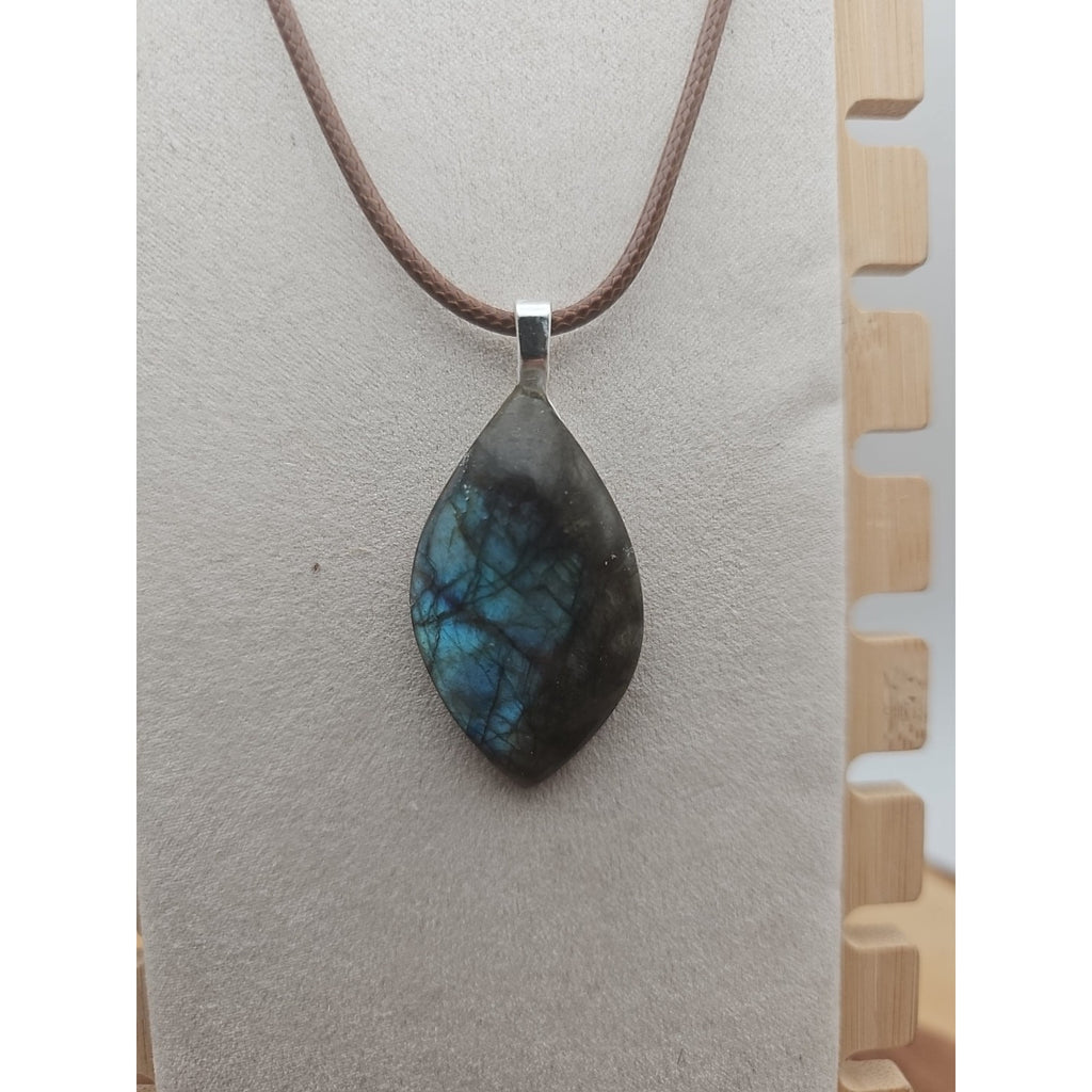Labradorite Crystal Pendant 1 Each by CrystalCloud Company
