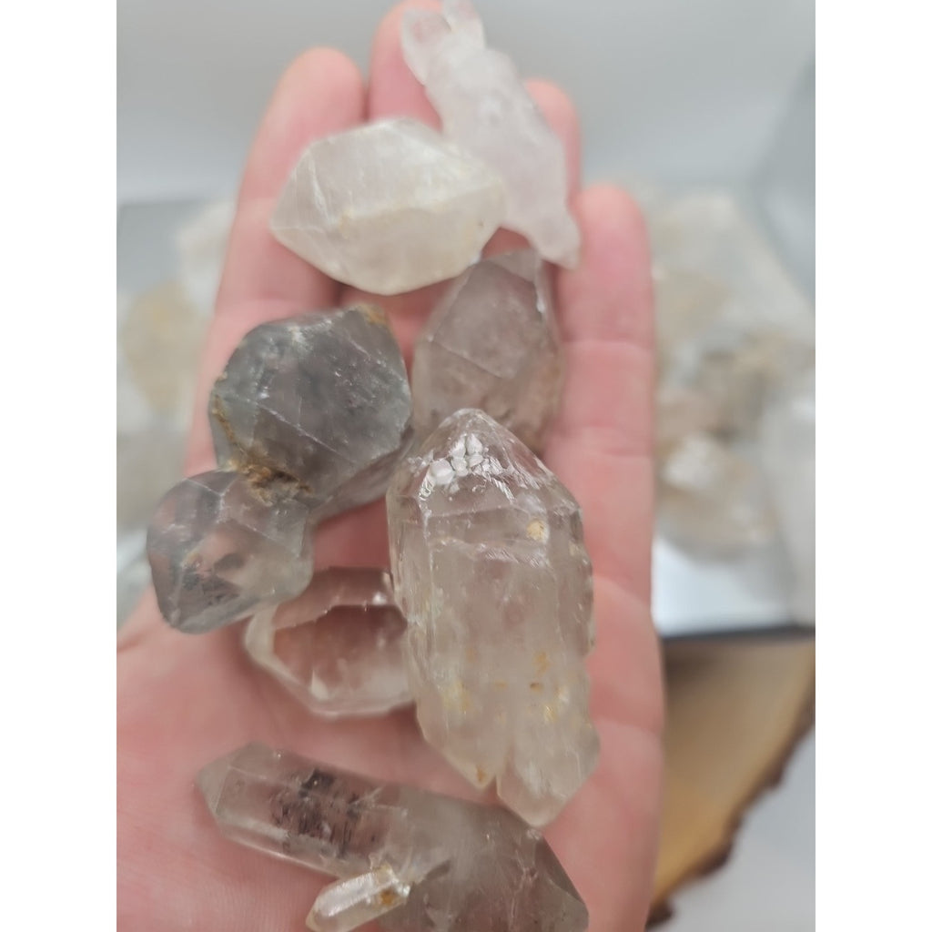 Quartz crystal points 1lb From Brazil by CrystalCloud Company