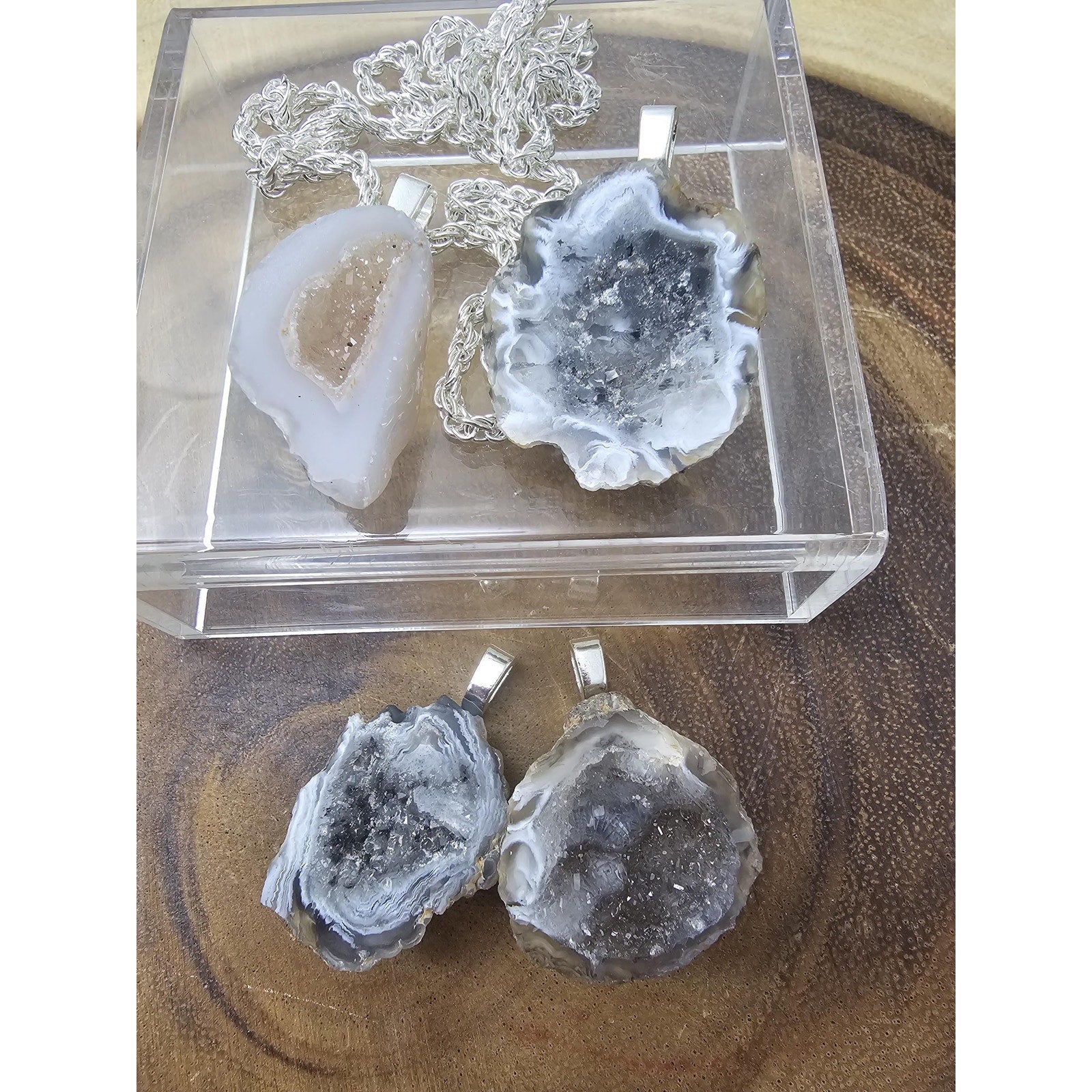Agate Quartz pendant w/925 16in Silver Chain by CrystalCloud Company