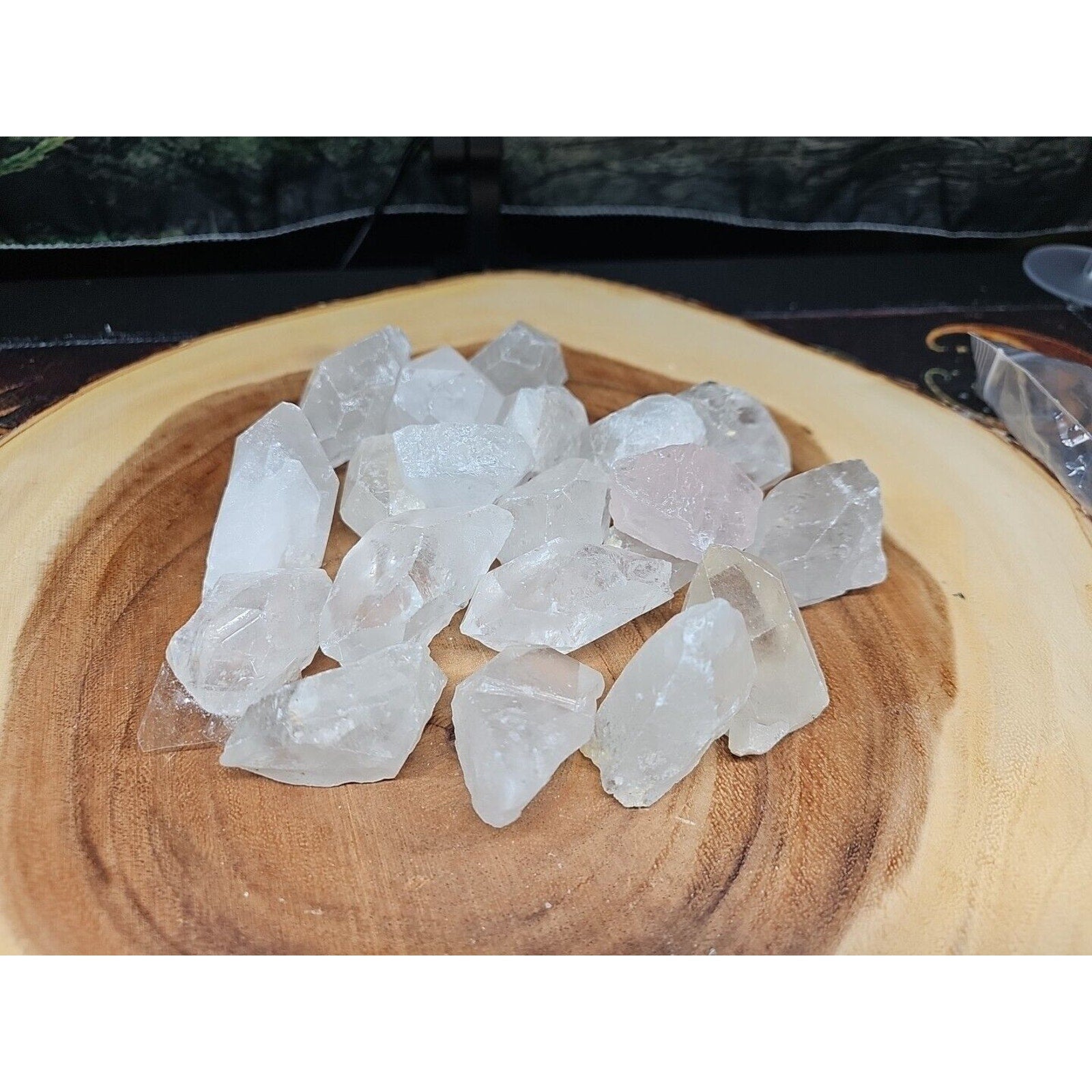 Hudge Quartz Crystal 4pcs by CrystalCloud Company