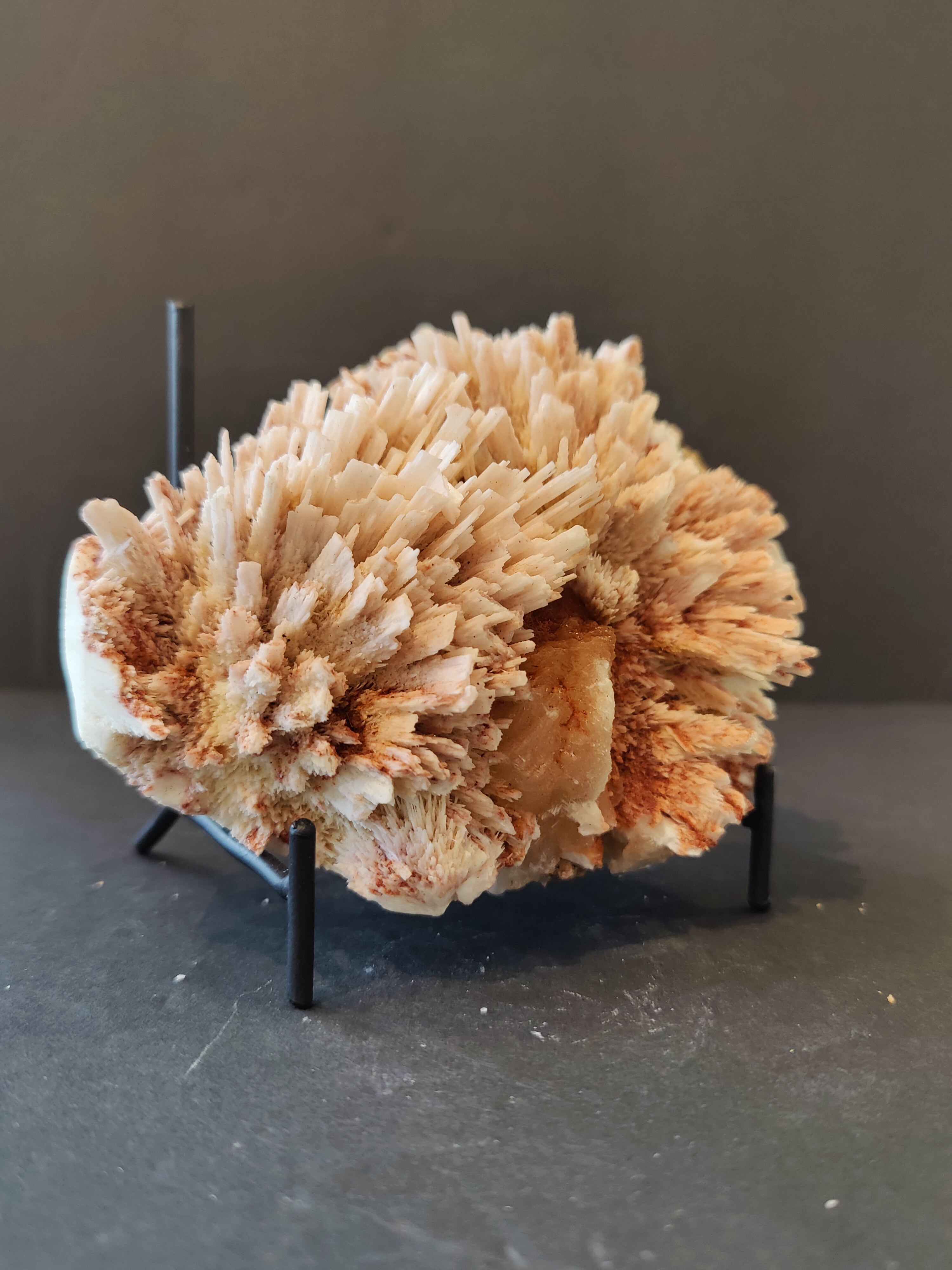 Red Mordenite with Stilbite Specimen 582g by Rare Earth Gallery