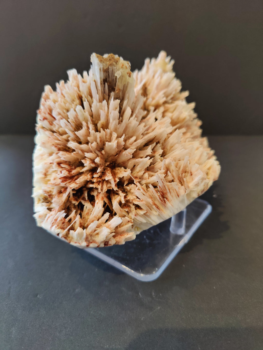 Red Mordenite with Stilbite Specimen 1,261g by Rare Earth Gallery