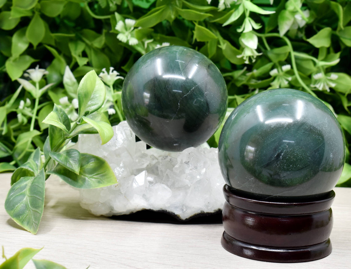 1Pc Green Jade Sphere Crystal Ball Healing Sphere.