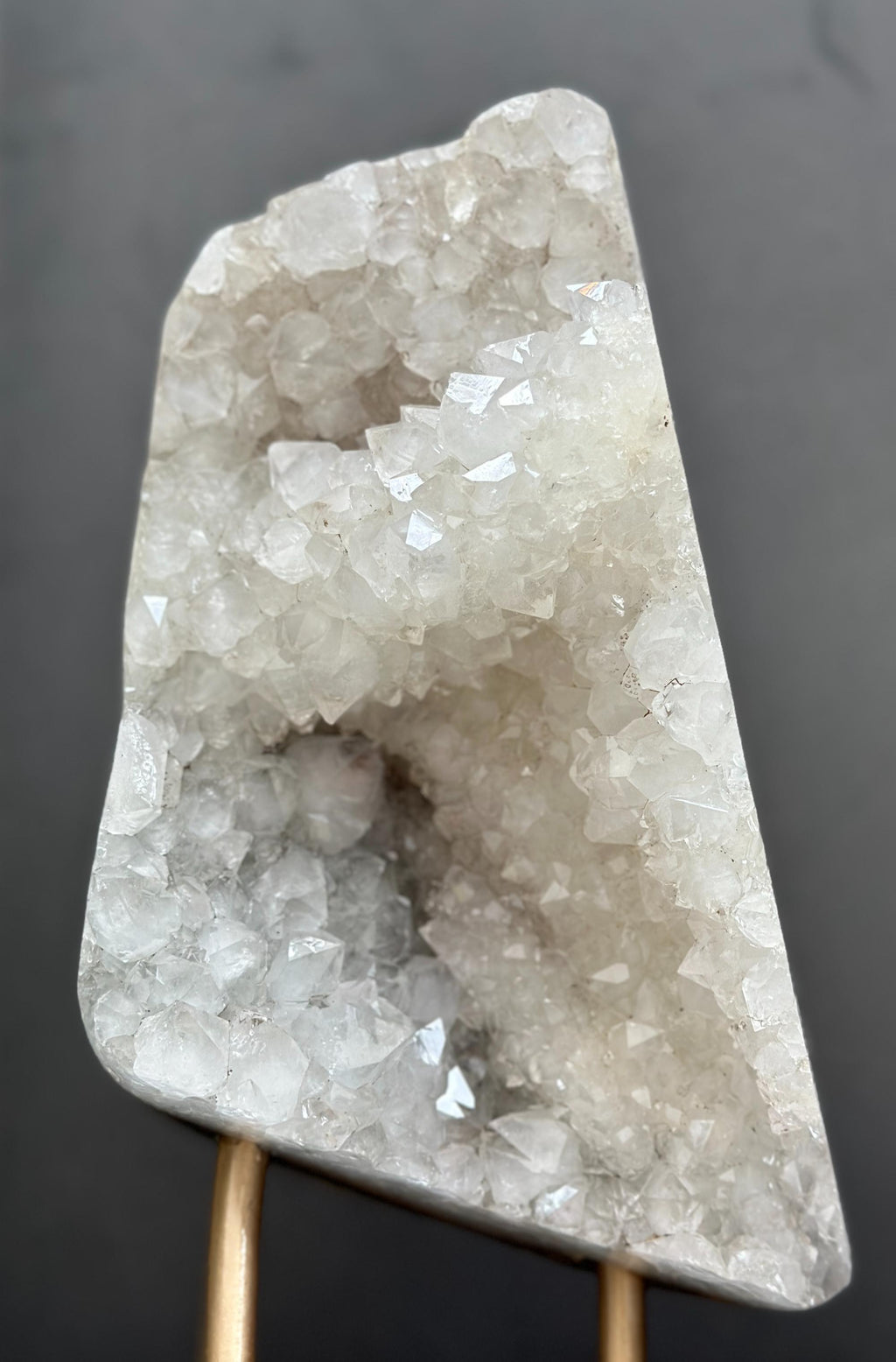 White Quartz With Metal Display Stand