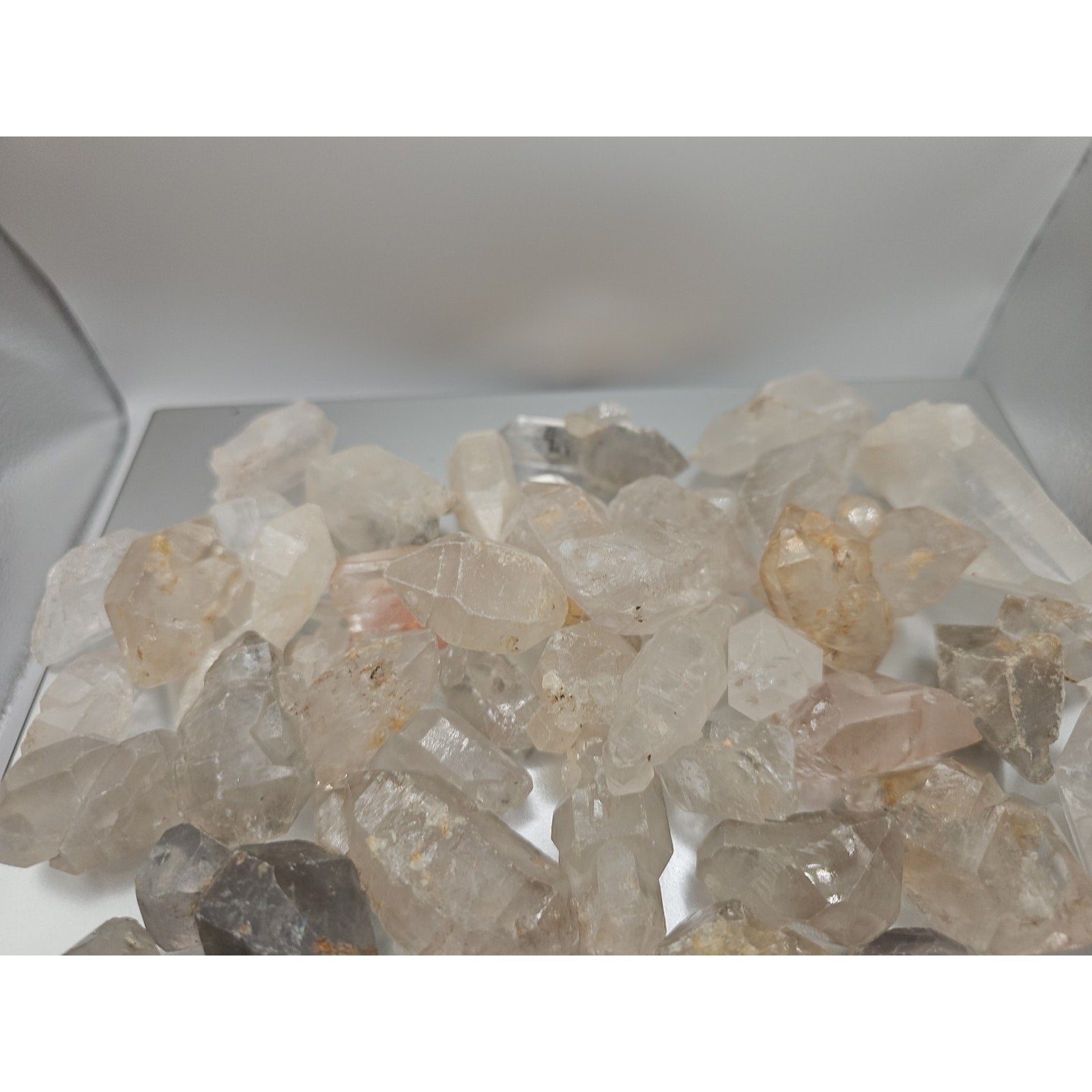 Quartz crystal points 1lb From Brazil by CrystalCloud Company