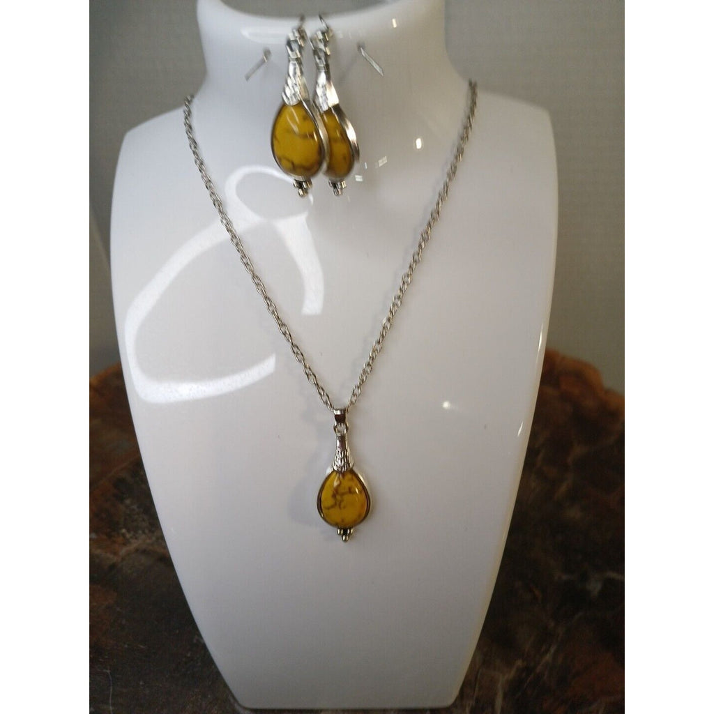NATURAL STONE NECKLACE AND EARRINGS by CrystalCloud Company