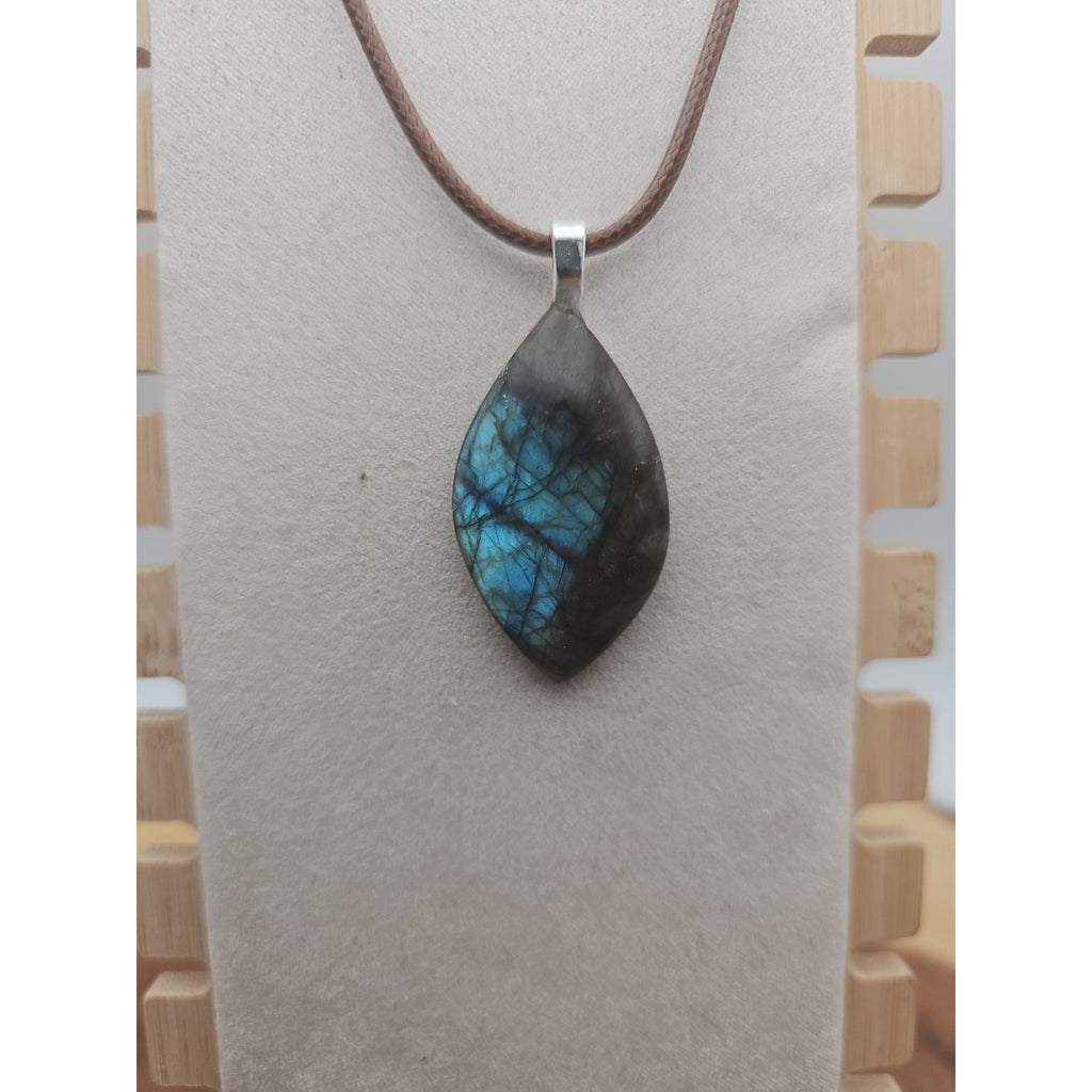 Labradorite Crystal Pendant 1 Each by CrystalCloud Company