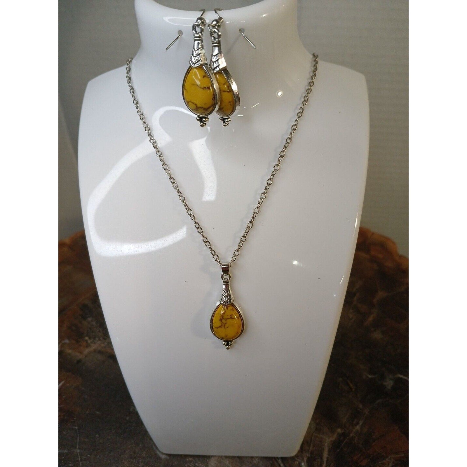 NATURAL STONE NECKLACE AND EARRINGS by CrystalCloud Company