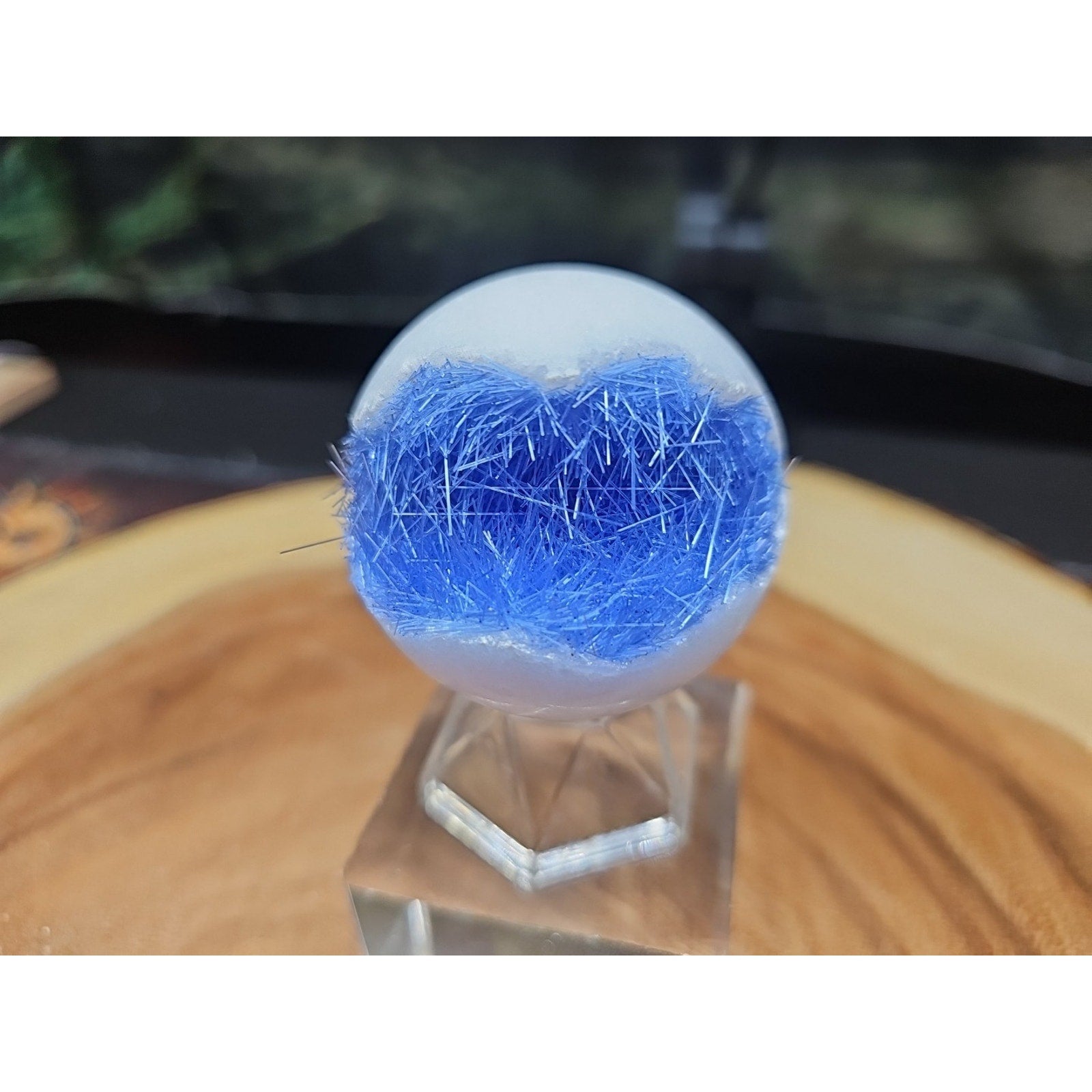 Magnesium phosphate Sphere W/Stand 154g 50mm by CrystalCloud Company