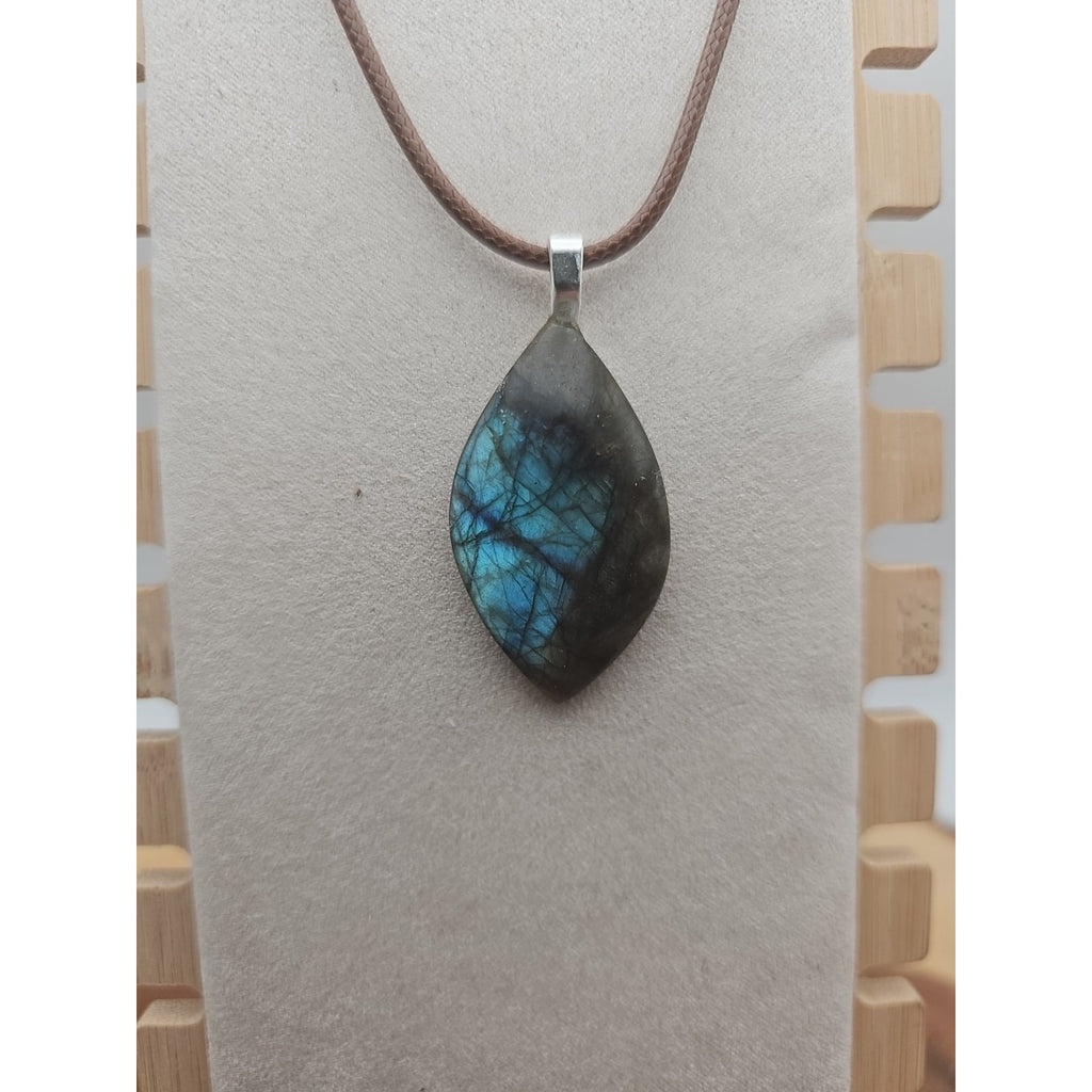 Labradorite Crystal Pendant 1 Each by CrystalCloud Company