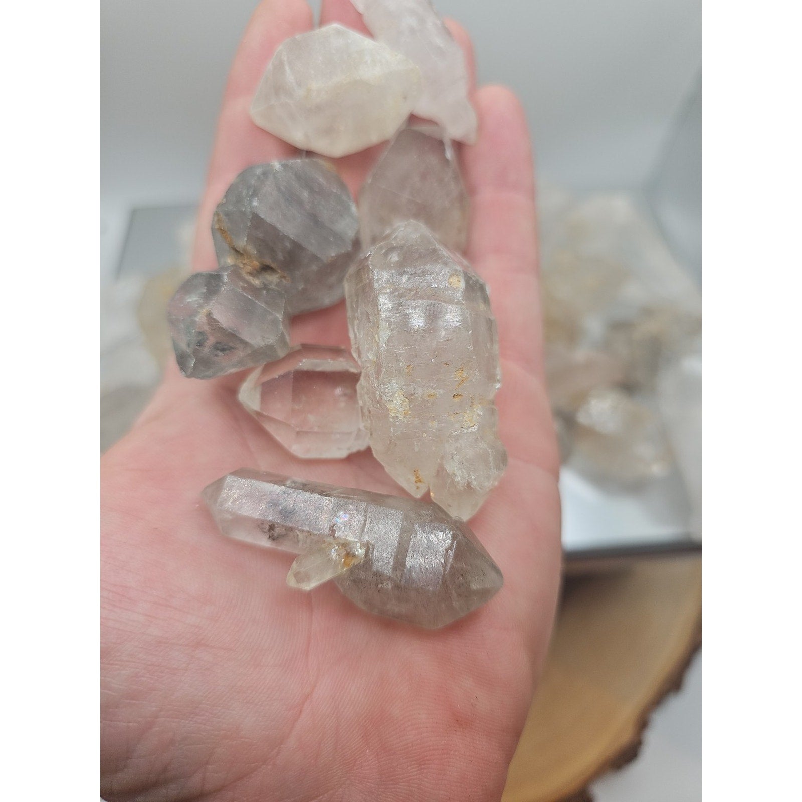 Quartz crystal points 1lb From Brazil by CrystalCloud Company