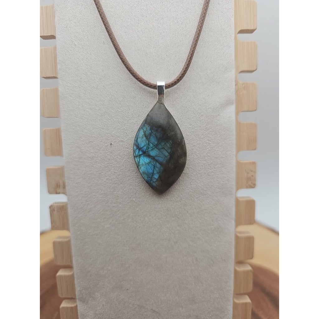 Labradorite Crystal Pendant 1 Each by CrystalCloud Company