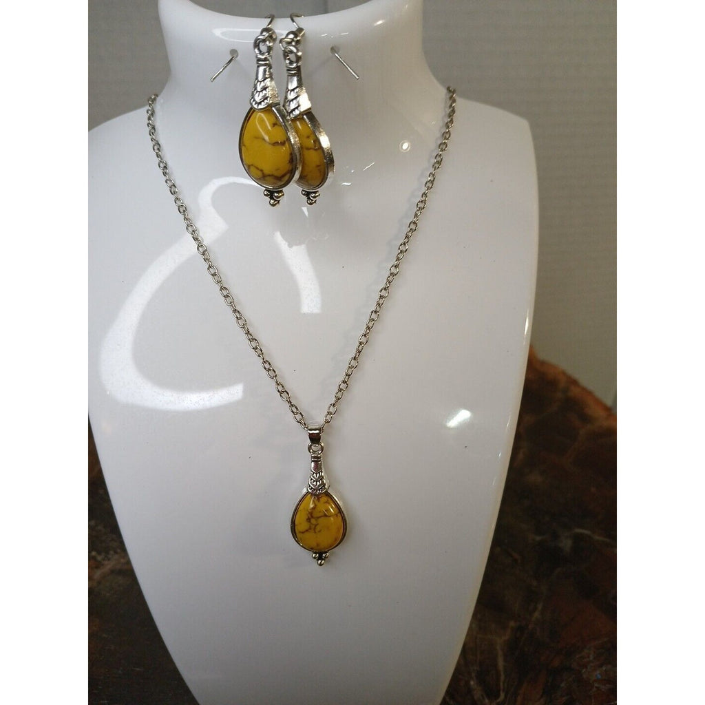 NATURAL STONE NECKLACE AND EARRINGS by CrystalCloud Company