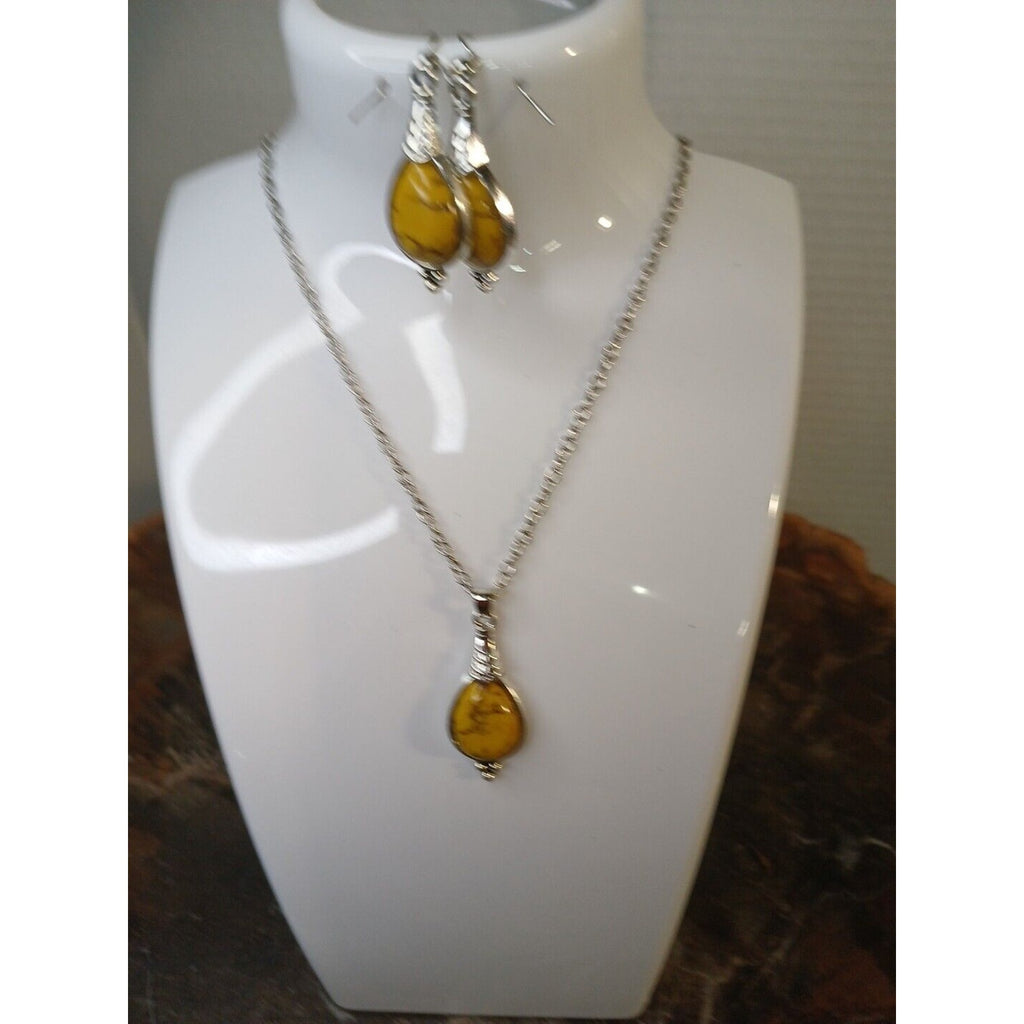 NATURAL STONE NECKLACE AND EARRINGS by CrystalCloud Company