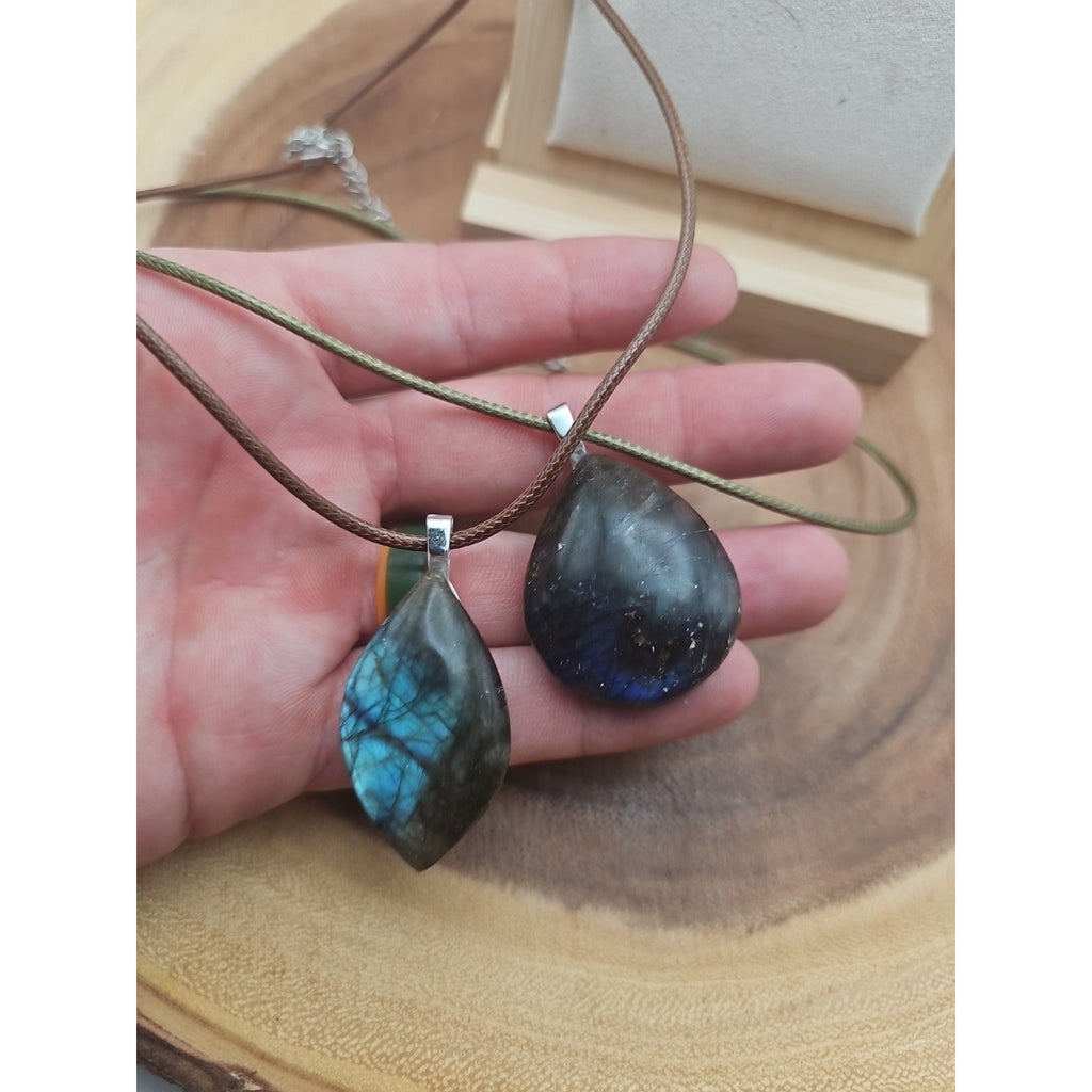 Labradorite Crystal Pendant 1 Each by CrystalCloud Company