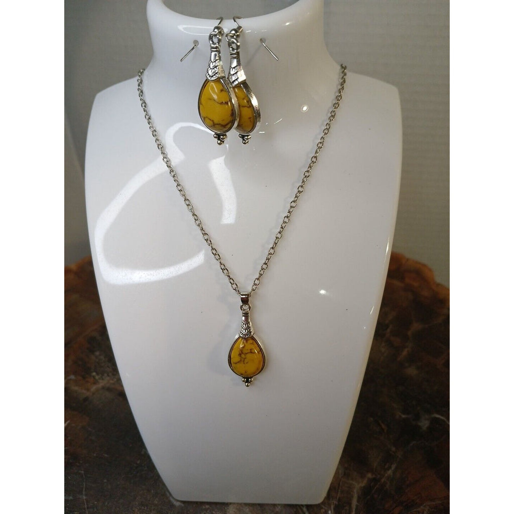 NATURAL STONE NECKLACE AND EARRINGS by CrystalCloud Company