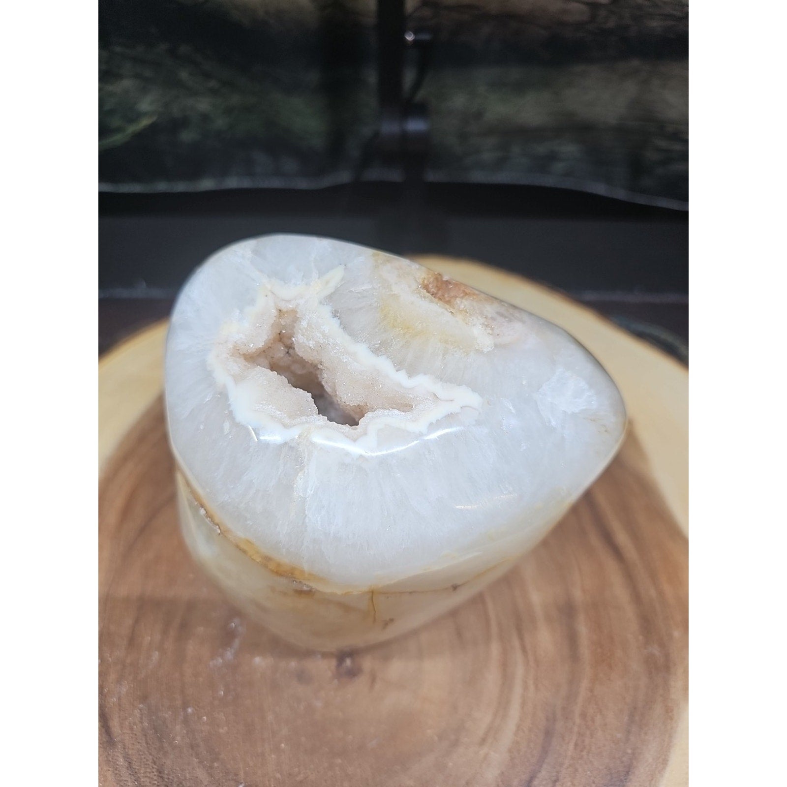 Natural 4.71lb Agate Carnelian Quartz Crystal Geode by CrystalCloud Company