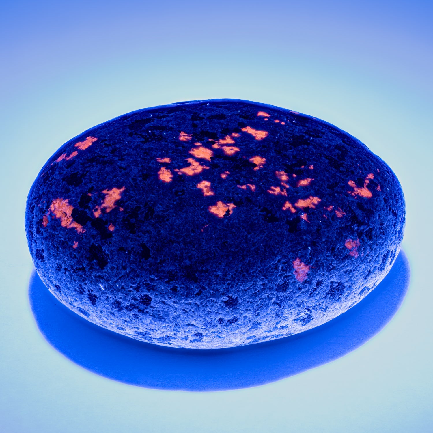Shining Syenite - UV Glow Rocks